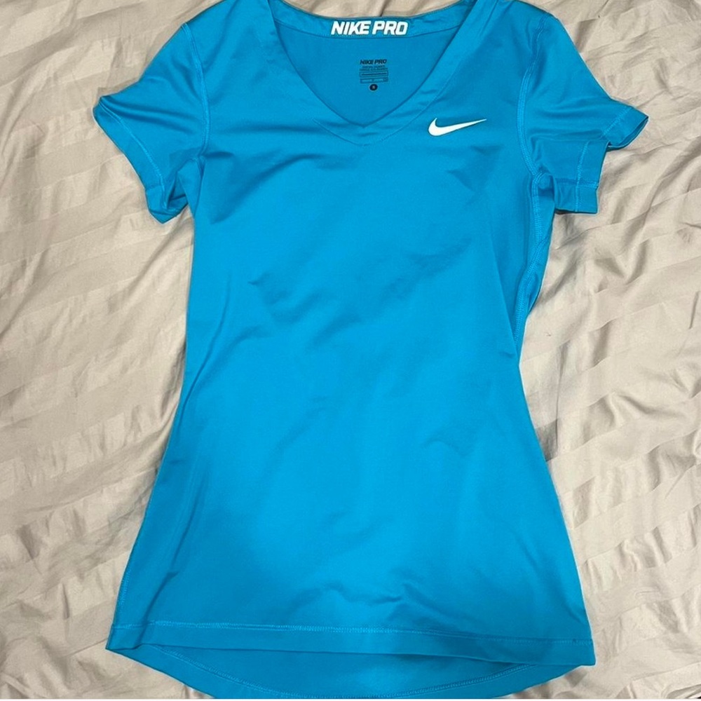 Nike pro workout shirt